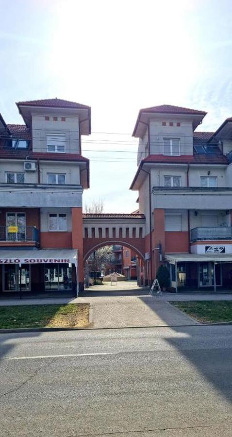 Tilla Apartman Гайдусобосло Екстер'єр фото