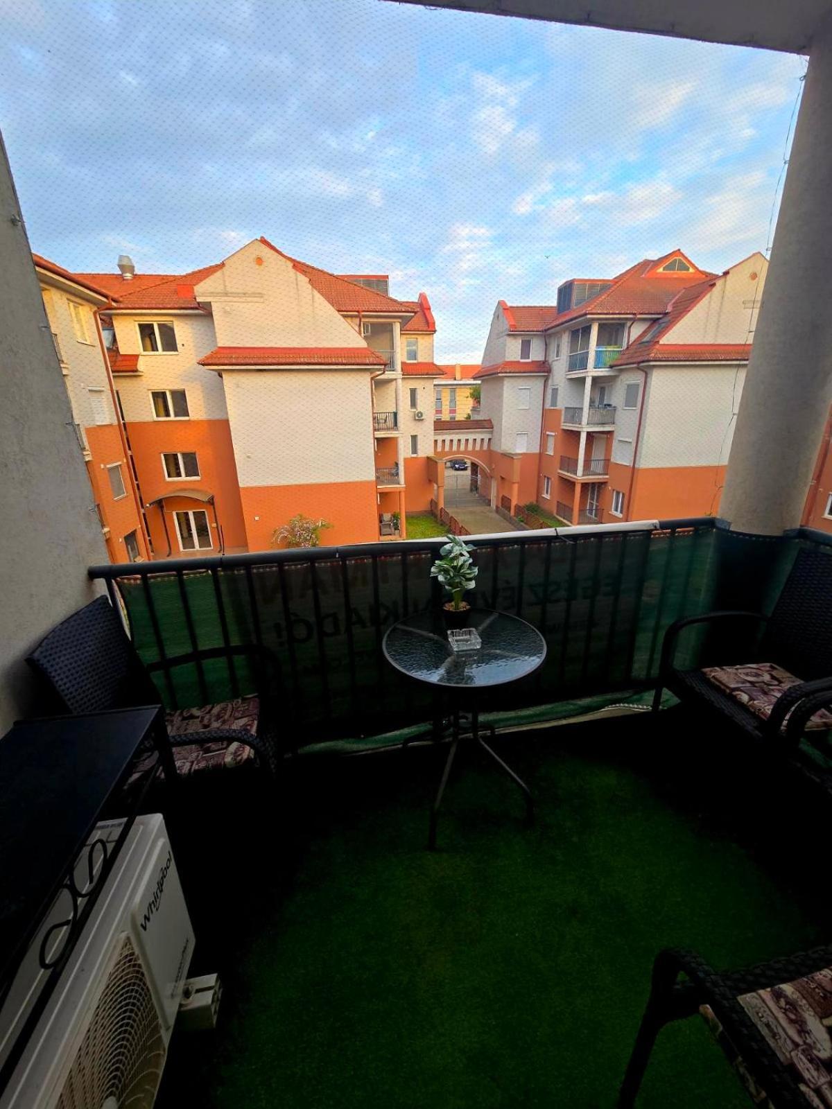 Tilla Apartman Гайдусобосло Екстер'єр фото
